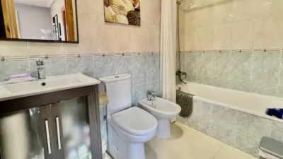 Apartment on Zoa Street photo 17