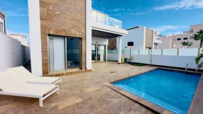 Chalet en venta en Orihuela - Vista 2