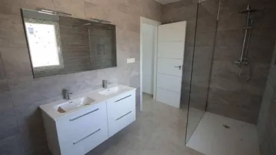 Chalet in Camarillas photo 5