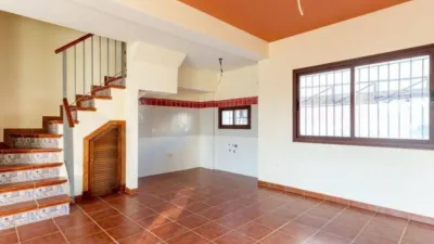 Townhouse in El Ronquillo photo 8