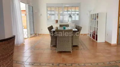 Chalet on Calle Descanso photo 11