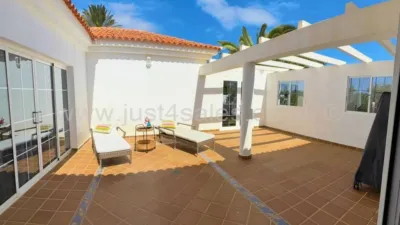 Chalet on Calle Descanso photo 13