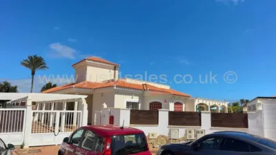 Chalet on Calle Descanso photo 2