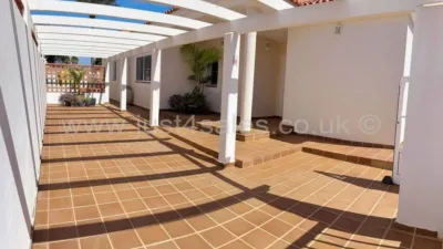 Chalet on Calle Descanso photo 4
