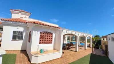 Chalet on Calle Descanso photo 5