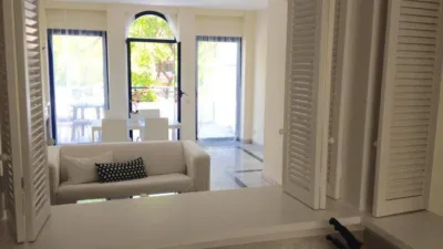 Dúplex en alquiler en Calle de Ramón Gómez de la Serna, 23, Playa de la Fontanilla (Distrito Centro. Marbella) de 11.000 €<span>/mes</span>