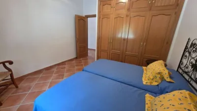 House in the Centre photo 12