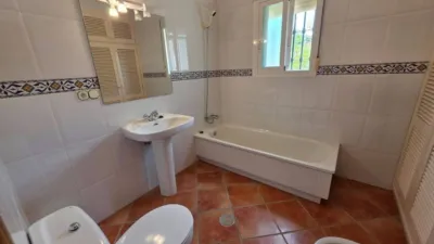 House in the Centre photo 18