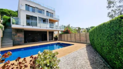 House in Canyelles-La Montgoda photo 2