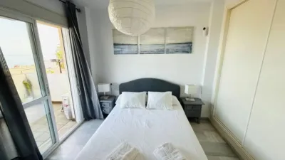 Piso en alquiler en Calle Juan Balbuena Marfil, Las Gaviotas-Carvajal (Fuengirola) de 1.300 €<span>/mes</span>