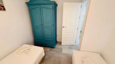 Piso en alquiler en Calle Juan Balbuena Marfil, Las Gaviotas-Carvajal (Fuengirola) de 1.300 €<span>/mes</span>