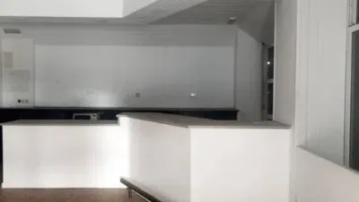 Local comercial en venta en Calle del Arce - Mehr