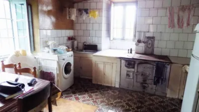 Casa – Salas, Samartín - Más
