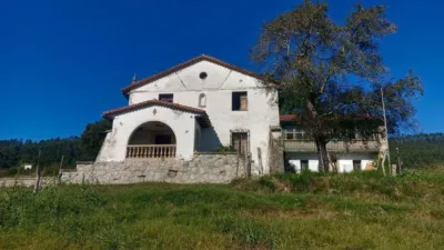 Rustic house on Viaducto Bustio Street photo 3