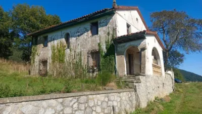 Rustic house on Viaducto Bustio Street photo 5