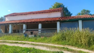 Rustic house on Viaducto Bustio Street photo 7