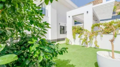 Villa in Golf Bahía Urbanization photo 10