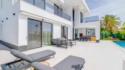 Villa in Golf Bahía Urbanization photo 18