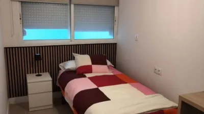 Piso en alquiler en Juan Xxiii-Rochelambert, Juan XXIII-Rochelambert (Distrito Cerro Amate. Sevilla Capital) de 300 €<span>/mes</span>