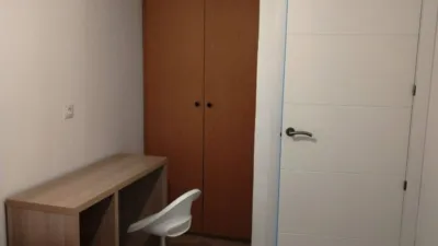 Piso en alquiler en Juan Xxiii-Rochelambert, Juan XXIII-Rochelambert (Distrito Cerro Amate. Sevilla Capital) de 300 €<span>/mes</span>