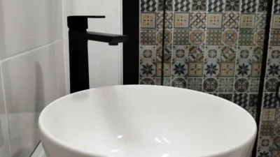 Piso en alquiler en Juan Xxiii-Rochelambert, Juan XXIII-Rochelambert (Distrito Cerro Amate. Sevilla Capital) de 300 €<span>/mes</span>