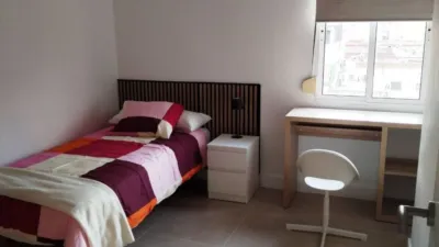 Piso en alquiler en Juan Xxiii-Rochelambert, Juan XXIII-Rochelambert (Distrito Cerro Amate. Sevilla Capital) de 300 €<span>/mes</span>