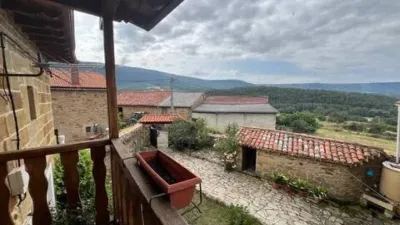 Chalet en alquiler en Quintanilla de Rucandio, Quintanilla de Rucandio (Valderredible) de 2.800 €<span>/mes</span>