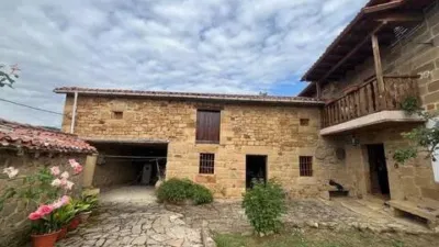 Chalet en alquiler en Quintanilla de Rucandio, Quintanilla de Rucandio (Valderredible) de 2.800 €<span>/mes</span>