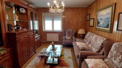 Chalet on Avenida de Pedro Val photo 11