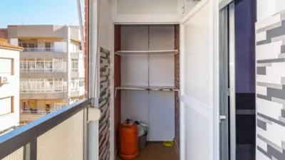 Piso en calle Almoradi photo 7