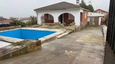 Chalet in Colmenar de Oreja photo 3