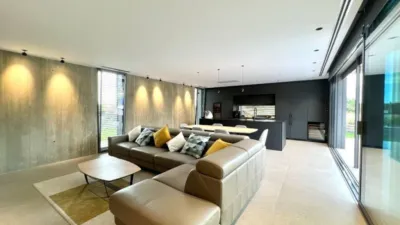 House in Navata photo 13