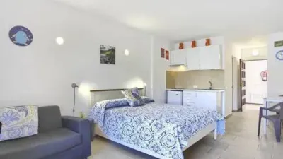 Apartment on Avenida Santiago Puig photo 2