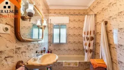 Chalet en venta en Calle Torrequinto No Number, Oromana (Alcalá de Guadaíra) de 349.990 €