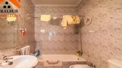 Chalet en venta en Calle Torrequinto No Number, Oromana (Alcalá de Guadaíra) de 349.990 €