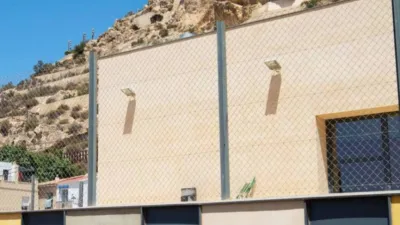 Piso en alquiler en Paseíto de Ramiro, San Antón (Distrito Mercado-Casco Antiguo. Alicante - Alacant) de 1.400 €<span>/mes</span>