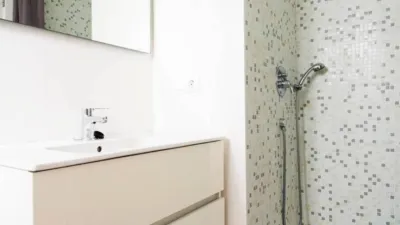 Piso en alquiler en Paseíto de Ramiro, San Antón (Distrito Mercado-Casco Antiguo. Alicante - Alacant) de 1.400 €<span>/mes</span>