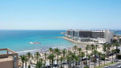 Piso en alquiler en Paseíto de Ramiro, San Antón (Distrito Mercado-Casco Antiguo. Alicante - Alacant) de 1.400 €<span>/mes</span>