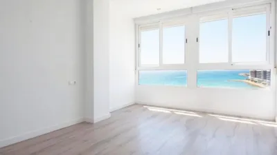 Piso en alquiler en Paseíto de Ramiro, San Antón (Distrito Mercado-Casco Antiguo. Alicante - Alacant) de 1.400 €<span>/mes</span>