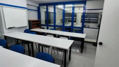 Local comercial en alquiler en Sar - Más