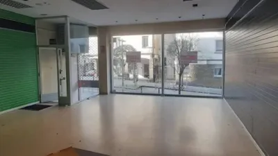 Local comercial en alquiler en Ensanche - Más