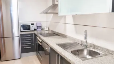 Piso en alquiler en Avenida del Municipio, Poble de Llevant (Benidorm) de 3.850 €<span>/mes</span>