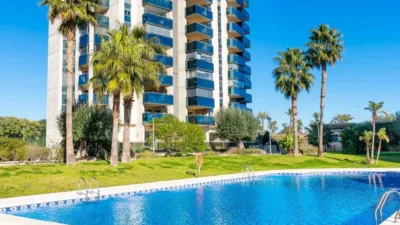Piso en alquiler en Avenida del Municipio, Poble de Llevant (Benidorm) de 3.850 €<span>/mes</span>