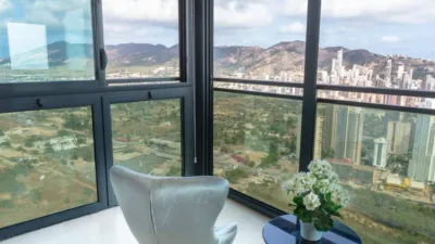 Piso en alquiler en Avenida del Municipio, Poble de Llevant (Benidorm) de 3.850 €<span>/mes</span>