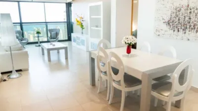 Piso en alquiler en Avenida del Municipio, Poble de Llevant (Benidorm) de 3.850 €<span>/mes</span>