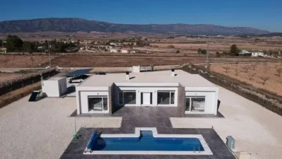 Chalet en Camarillas photo 18