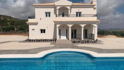 Chalet en Camarillas photo 3