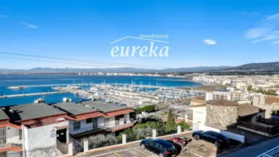 Apartment in Port Esportiu-Canyelles-Puig Rom photo 4