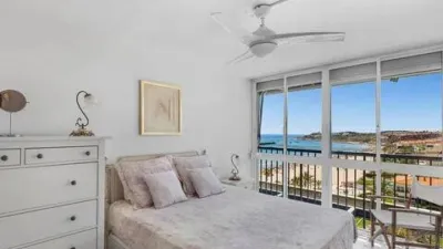 Apartment on Avenida de Cataluna, 1 photo 2