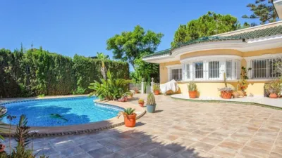 Villa on Calle Salvador de Madariaga photo 2